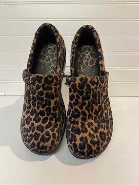 b.o.c Leopard Print Sz 8 Women's Clog Slip-On Comfort Shoes Low Block Heel EUC